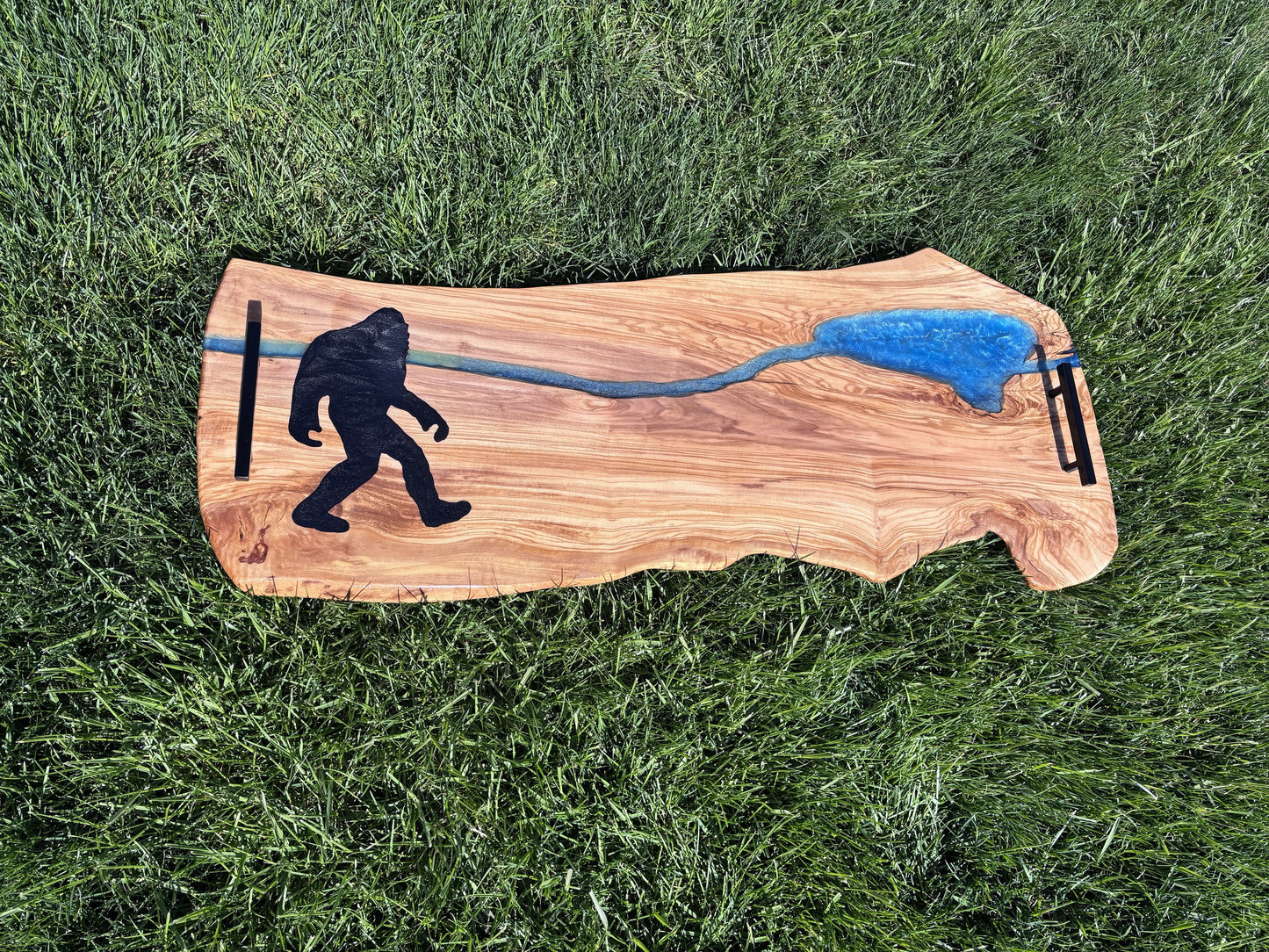 Olive Wood - Bigfoot Charcuterie Board